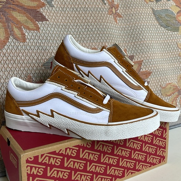 Vans Men’s Old Skool Bolt
Cathay Spice
VN0009Q5KFR sneakers - Picture 8 of 16